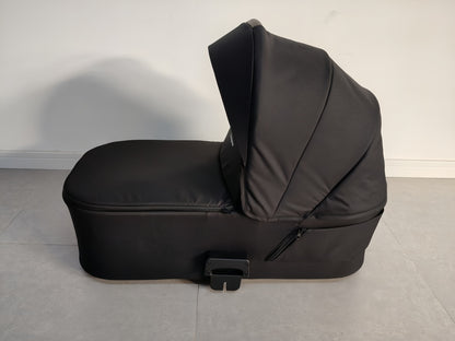 Newborn Pram – EasyGo 1+ Three Wheel Stroller with Carrycot, Car Seat and ISOFIX Base (Black)