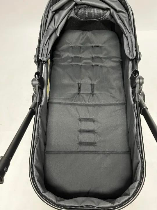 Skyra 2-in-1 Newborn Pram & Bassinet Stroller and Car Seat with Rotating ISOFIX Base (Black)