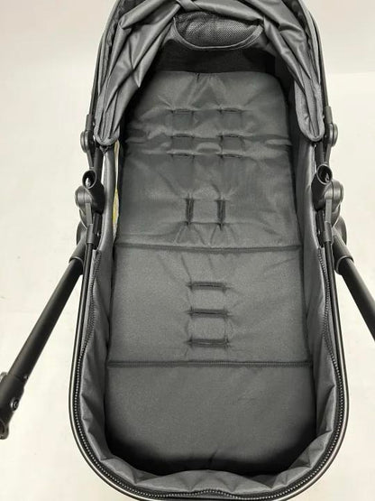 Skyra 2-in-1 Newborn Pram & Bassinet Stroller and Car Seat with Rotating ISOFIX Base (Black)