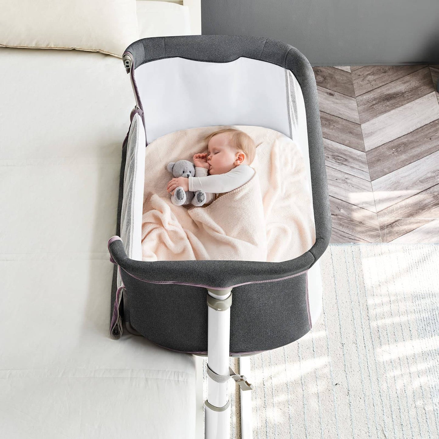Light Grey Portable & Adjustable Baby Crib/ Baby Bassinet Bedside Sleeper