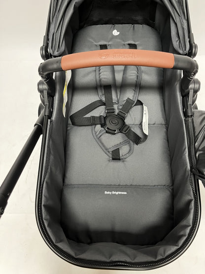 Skyra 2-in-1 Newborn Pram & Bassinet Stroller and Car Seat with Rotating ISOFIX Base (Grey)