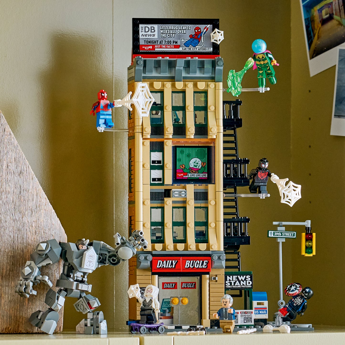 LEGO Marvel: Spider-Man vs Mysterio: The Daily Bugle (76342)