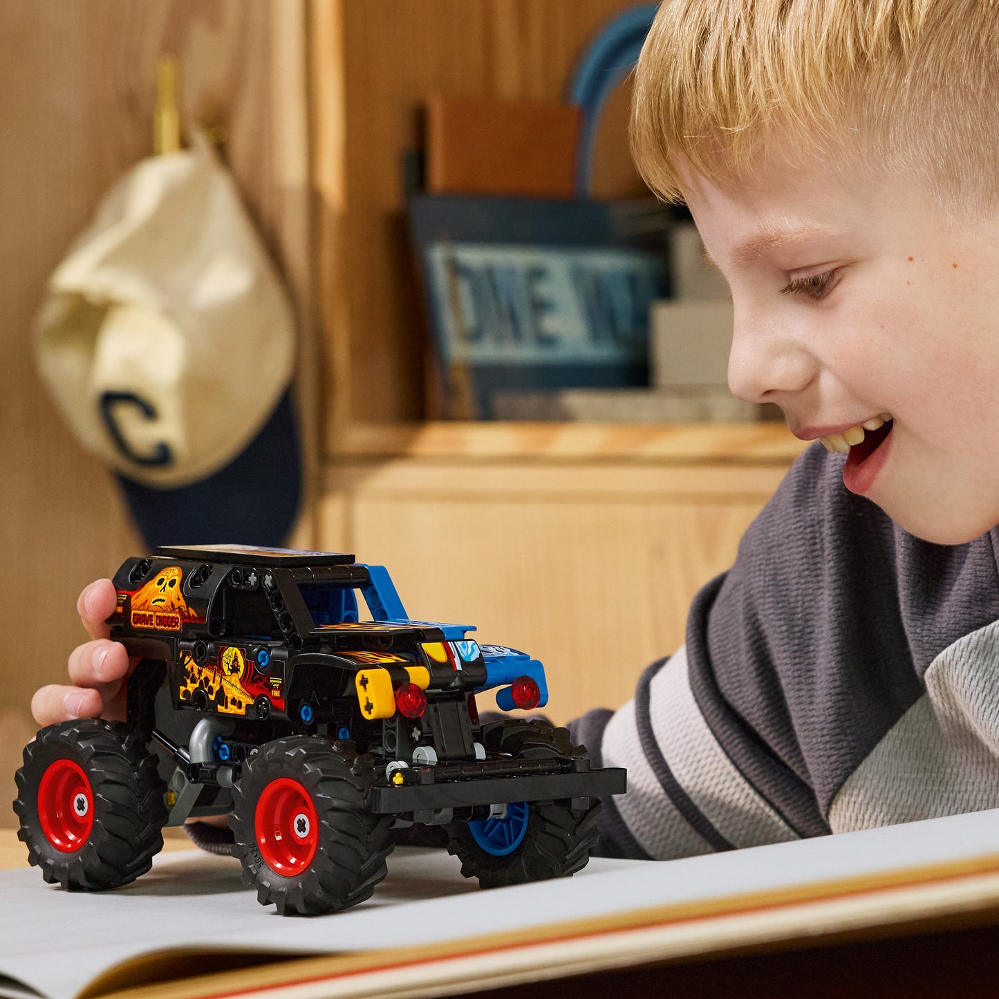 LEGO Technic: Monster Jam Grave Digger Fire and Ice (42219)