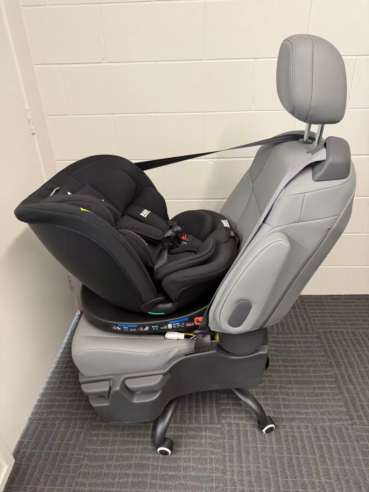 360° Rotating Baby Car Seat – Baby Brightness GuardianMax 1+ Black - image 17