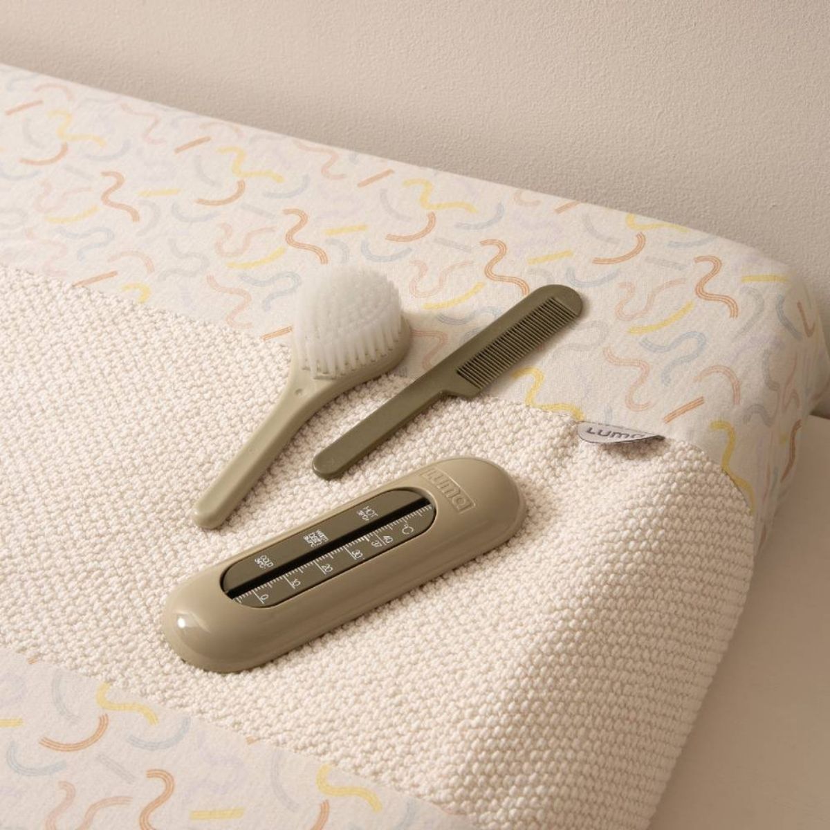 The bath thermometer with other bath essential from the LUMA range.