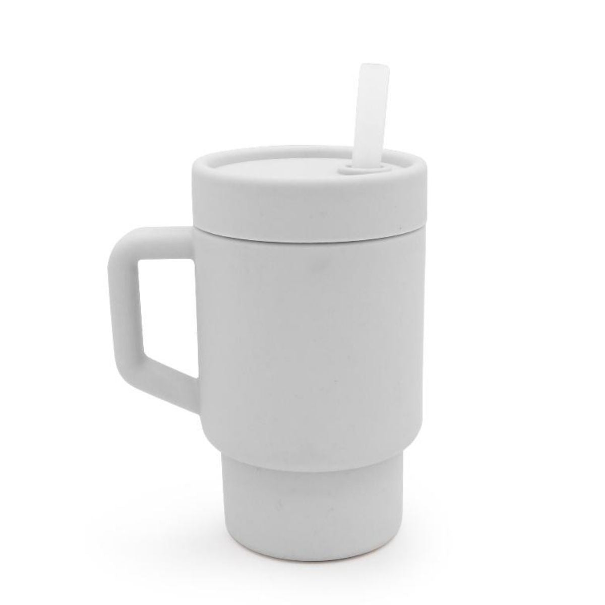A grey silicone tumbler that can hold up to 265mls. Perfect for children ages 1-8. Comes with a sippy straw and a chunky handle.