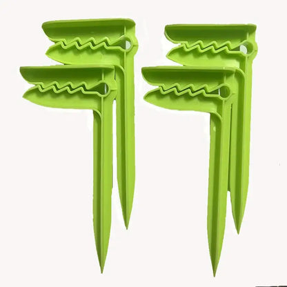 Outdoor Beach & Picnic Mat Towel Holder – Windproof Camping Tool (4pcs)