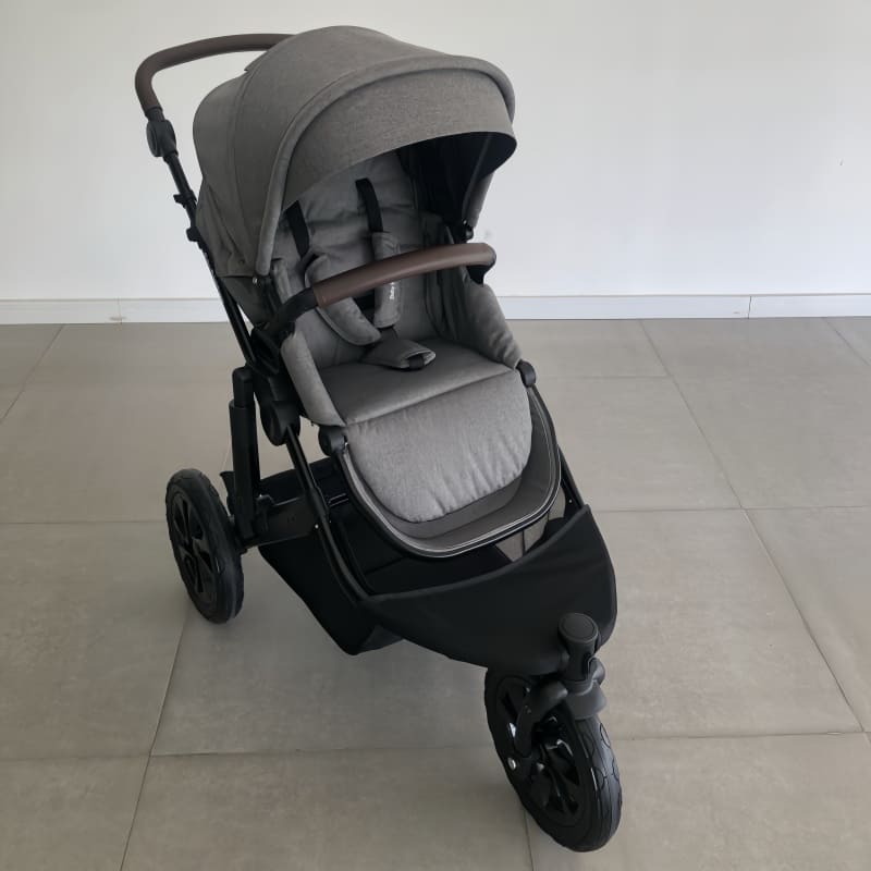 Newborn Pram – EasyGo 1+ Three Wheel Stroller with Carrycot, Car Seat and Rotating ISOFIX Base (Grey)