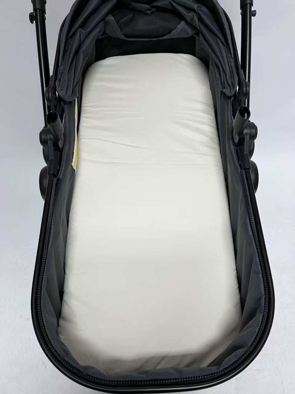 Skyra 2-in-1 Newborn Pram & Bassinet Stroller and Car Seat with Rotating ISOFIX Base (Grey)