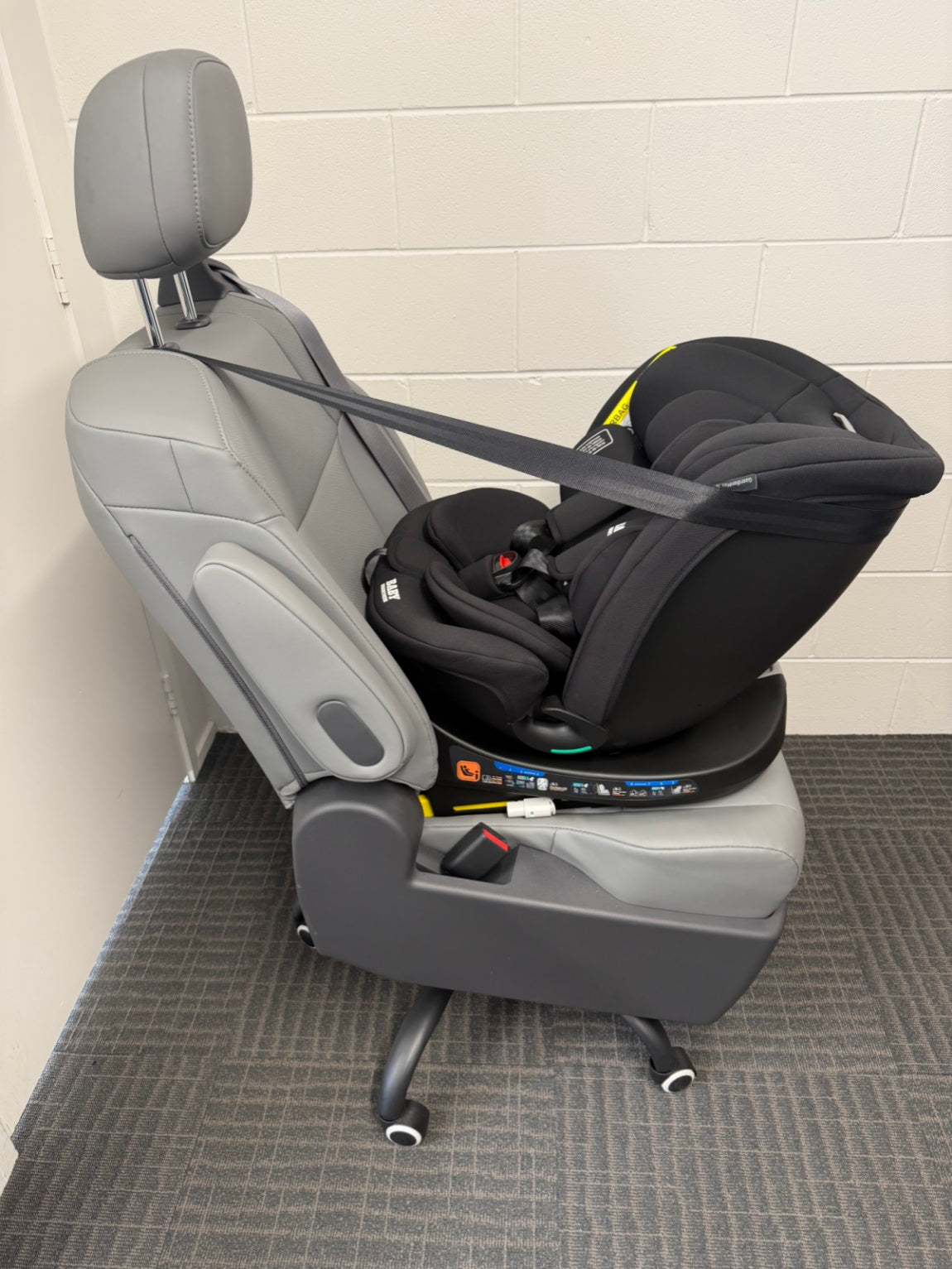 360° Rotating Baby Car Seat – Baby Brightness GuardianMax 1+ Black - image 19